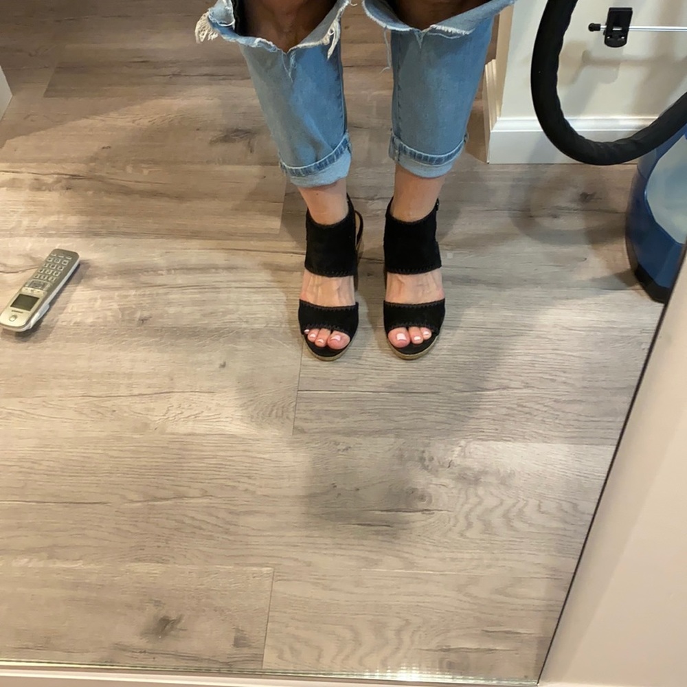 Women’s suede upper wedges